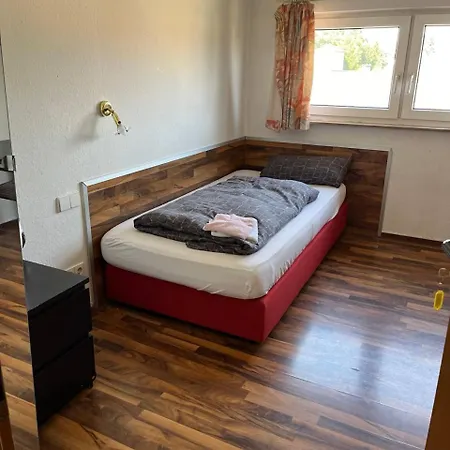 Gaestehaus Mit 12 Zimmern, 25 Betten, 2 Kuechen, Dusche, Wc Und Grosse Terrasse Apartman Waldbronn