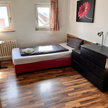 Gaestehaus Mit 12 Zimmern, 25 Betten, 2 Kuechen, Dusche, Wc Und Grosse Terrasse Apartman