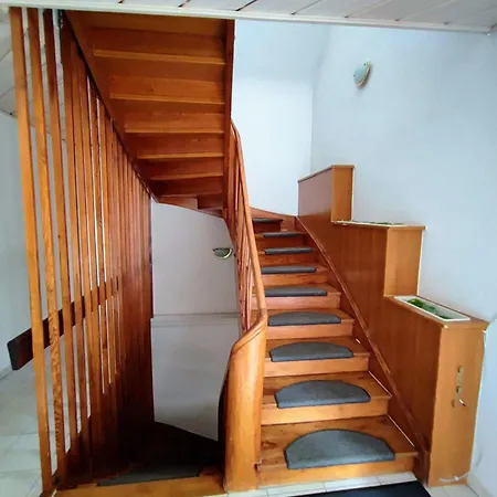 Gaestehaus Mit 12 Zimmern, 25 Betten, 2 Kuechen, Dusche, Wc Und Grosse Terrasse * Waldbronn